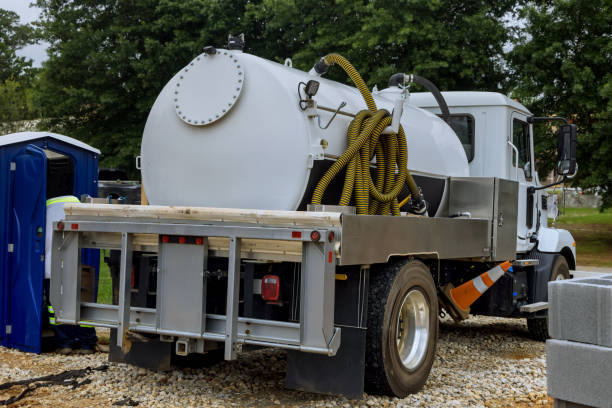 Portable Toilet Options We Offer in Manito, IL